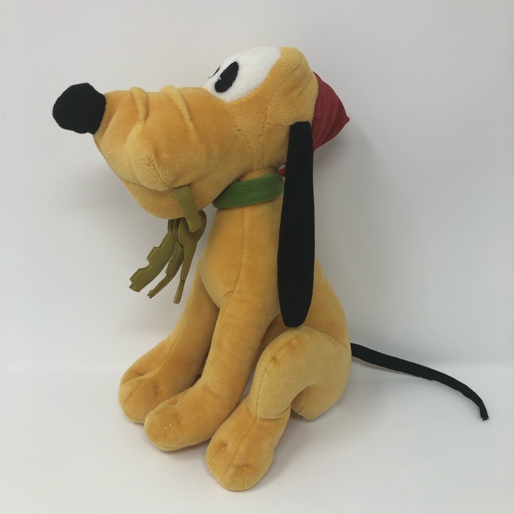 Disney Parks Pluto Holding Keys Pirate Plush